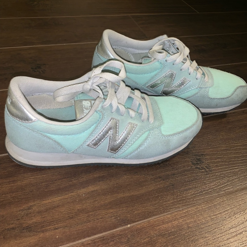 NEW BALANCE SNEAKERS